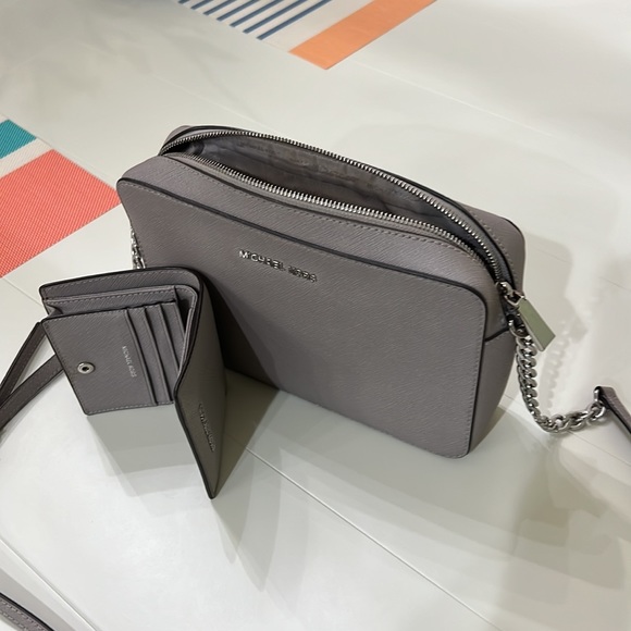 Michael kors set crossbody and small wallet - Picture 15 of 16